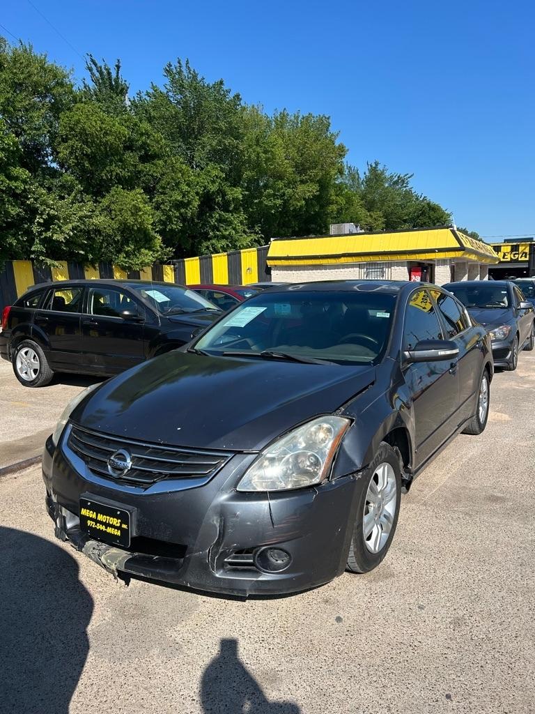 Nissan Altima  2012
