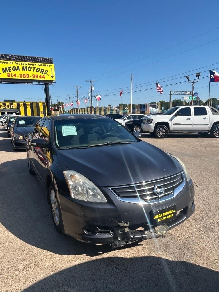 Nissan Altima  2012