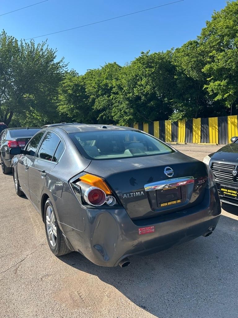 Nissan Altima  2012