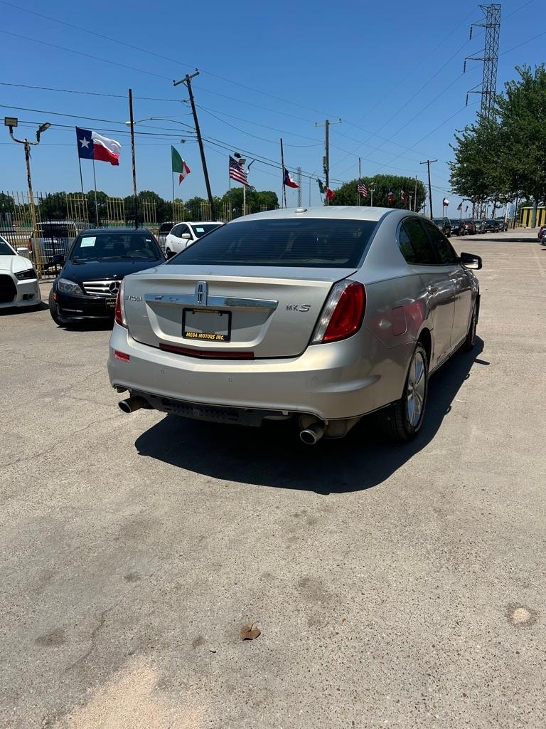Lincoln MKS  2009