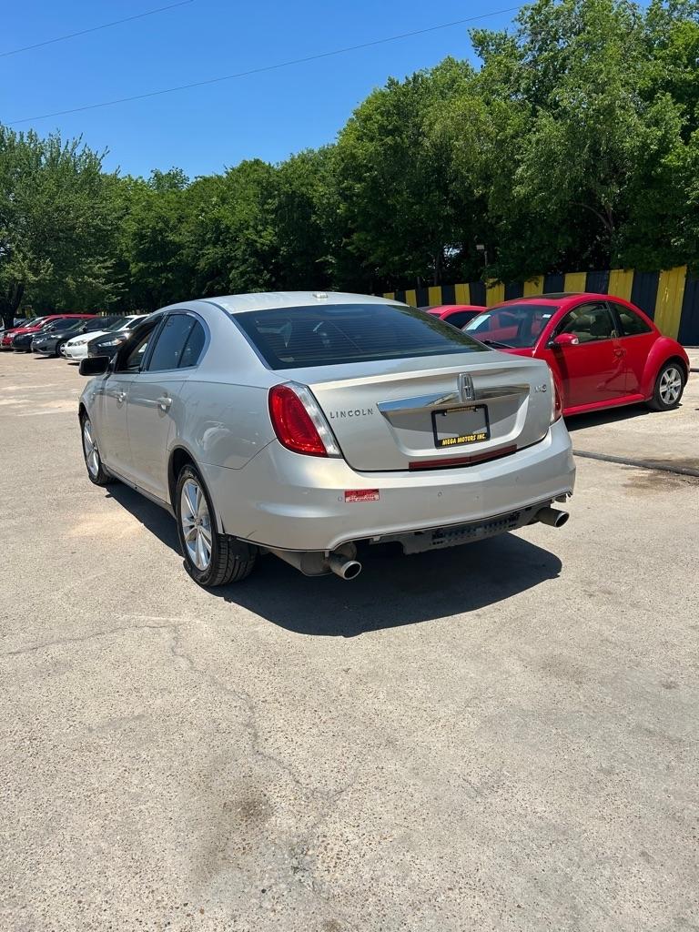 Lincoln MKS  2009