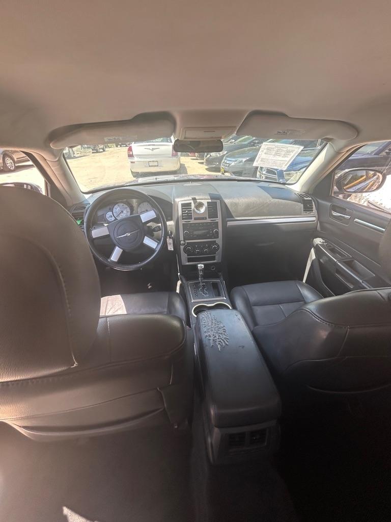 Chrysler 300  2010