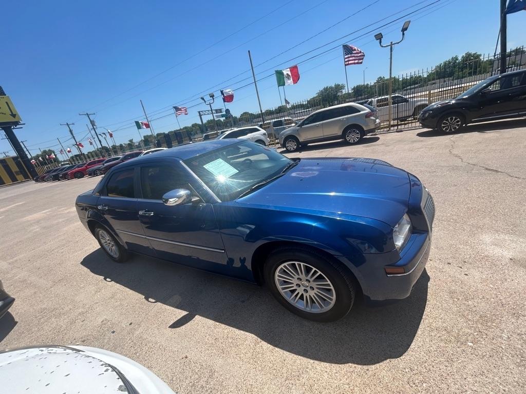 Chrysler 300  2010