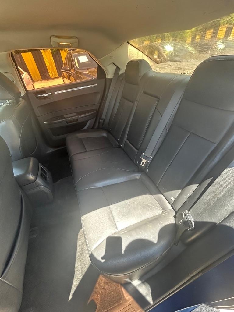 Chrysler 300  2010