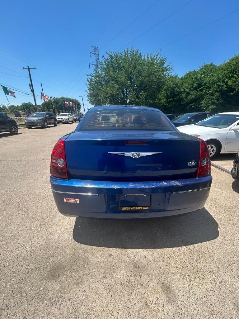 Chrysler 300  2010