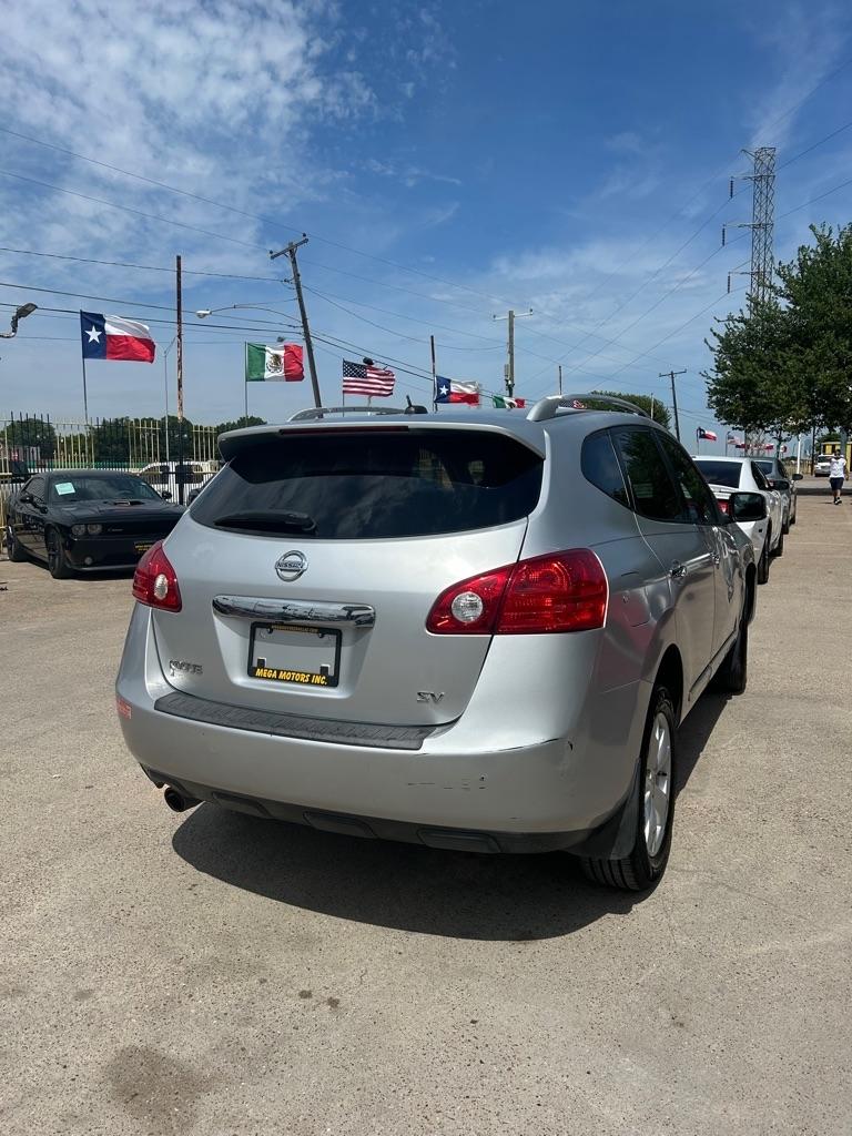 Nissan Rogue  2011