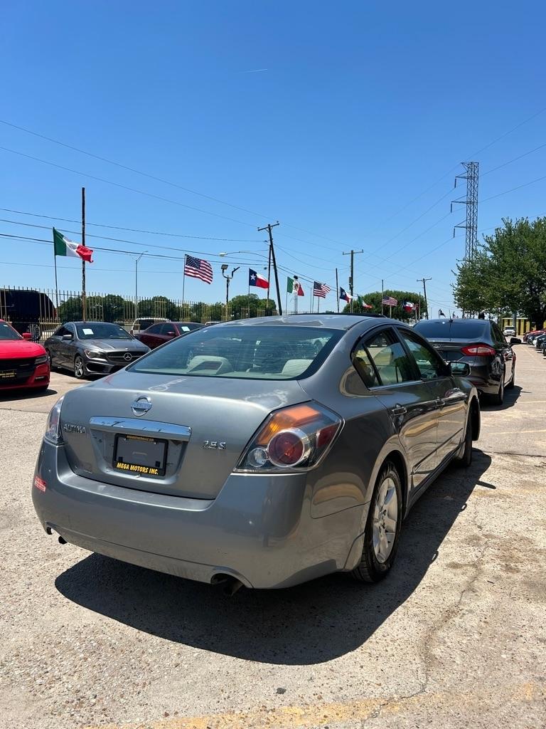 Nissan Altima  2008