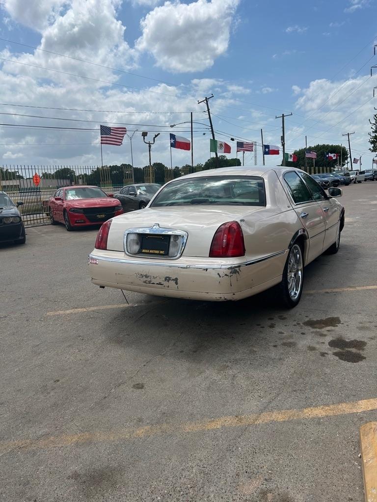 1998 Lincoln Town Car CARTIER's photo
