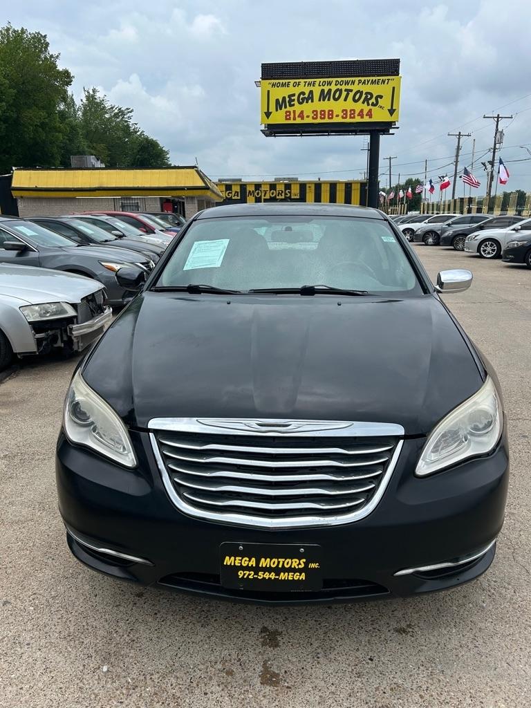 Chrysler 200  2012