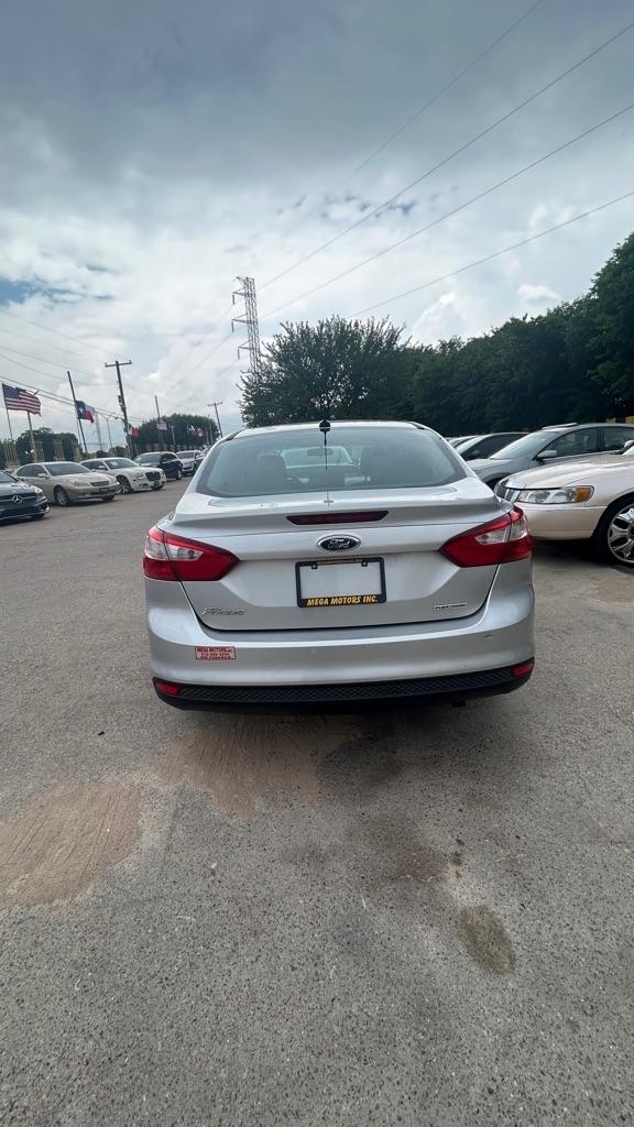 Ford Focus  2013