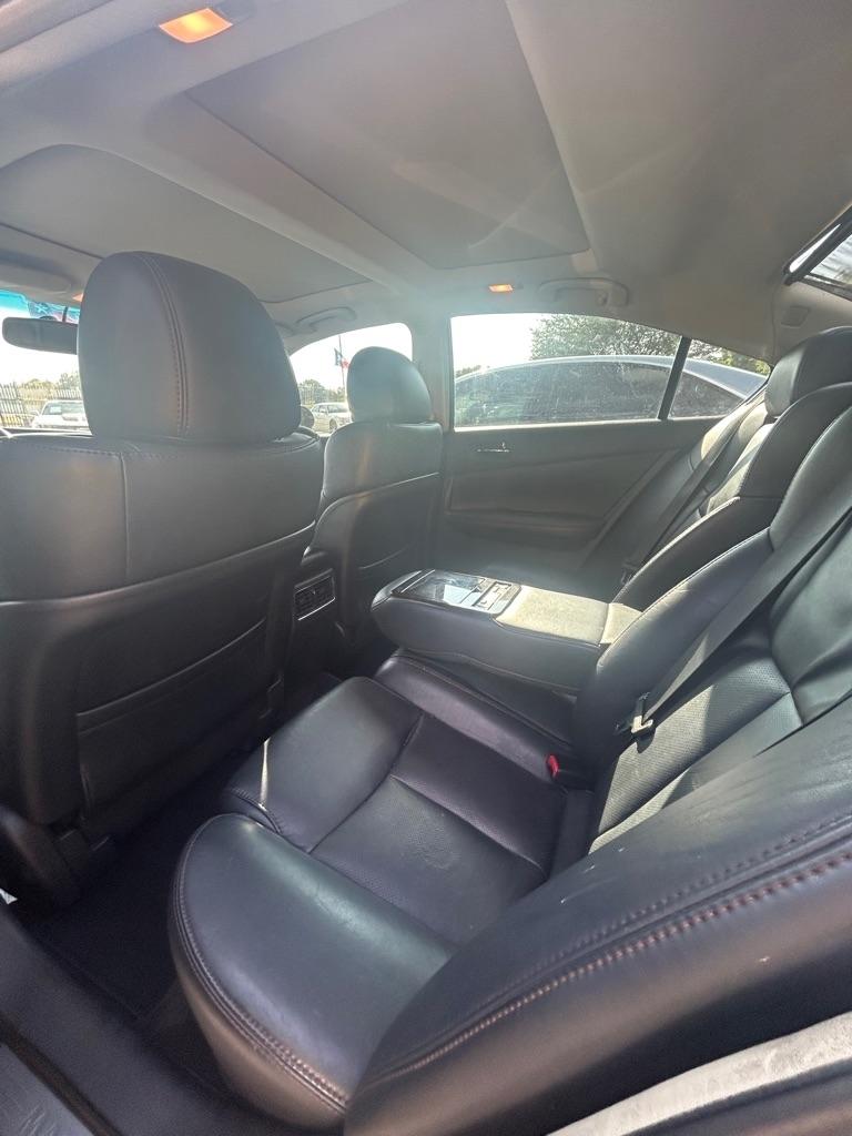 Nissan Maxima  2010