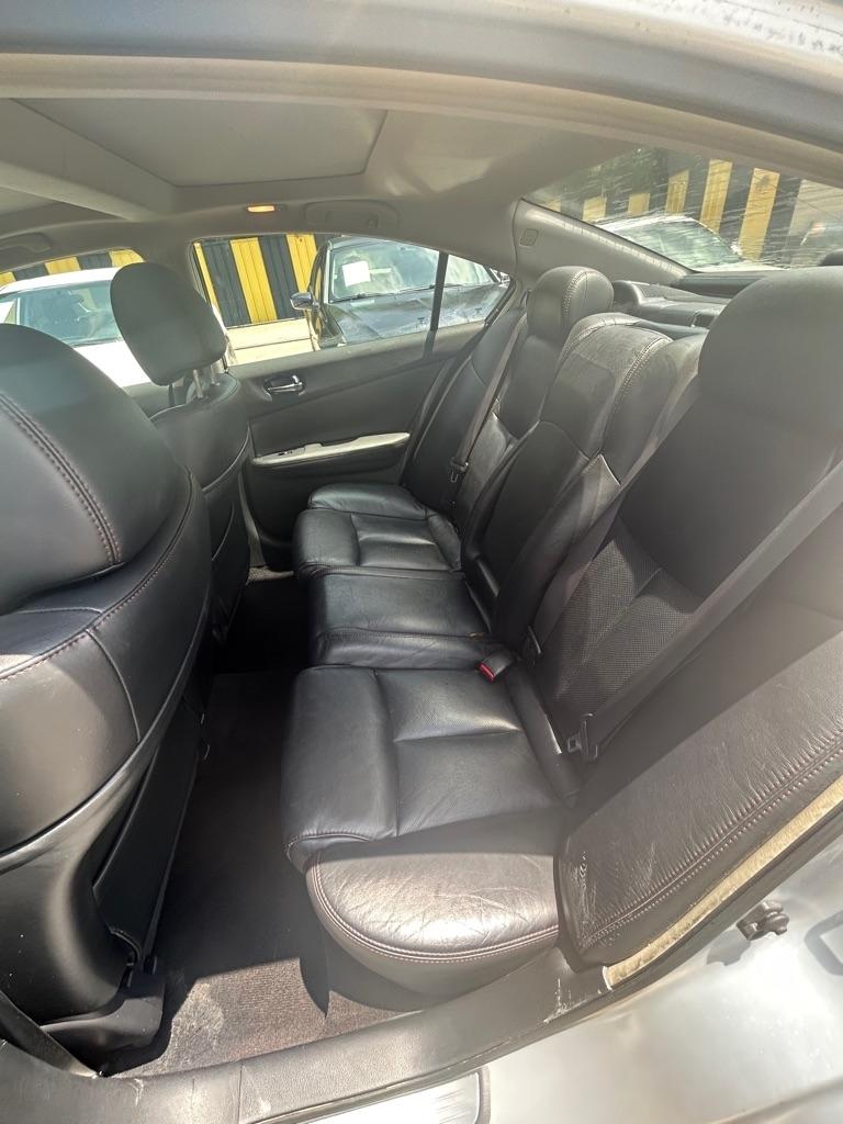 Nissan Maxima  2010