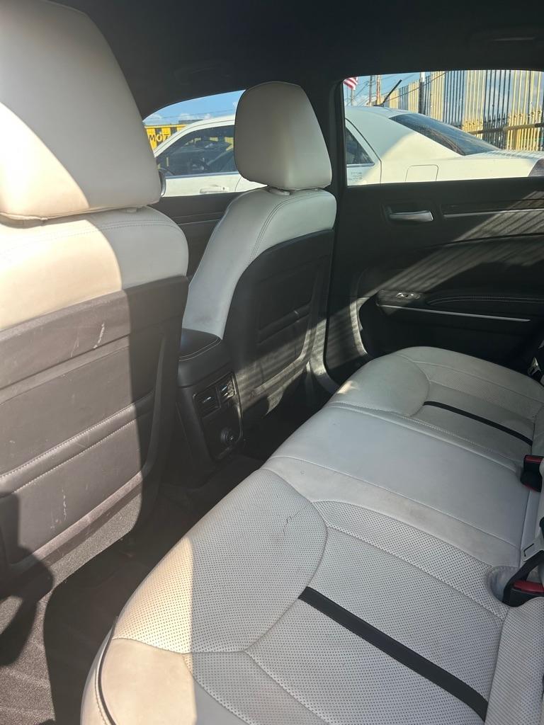 Chrysler 300  2014