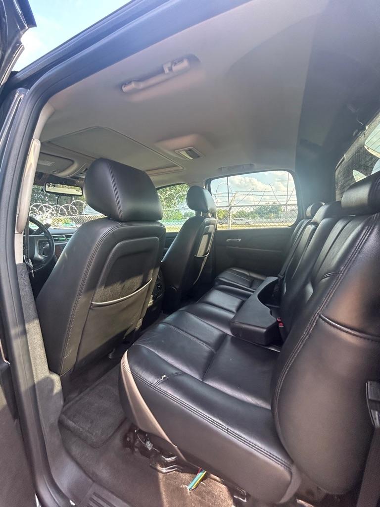 Chevrolet Avalanche  2012