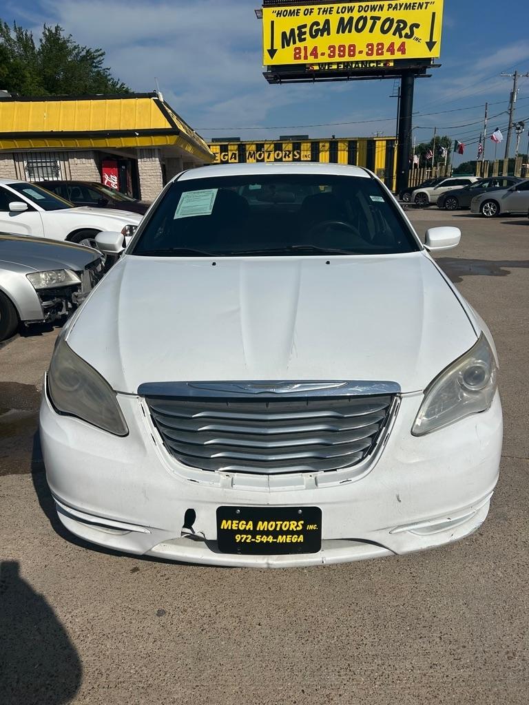 Chrysler 200  2014