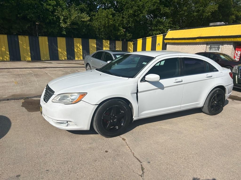 Chrysler 200  2014