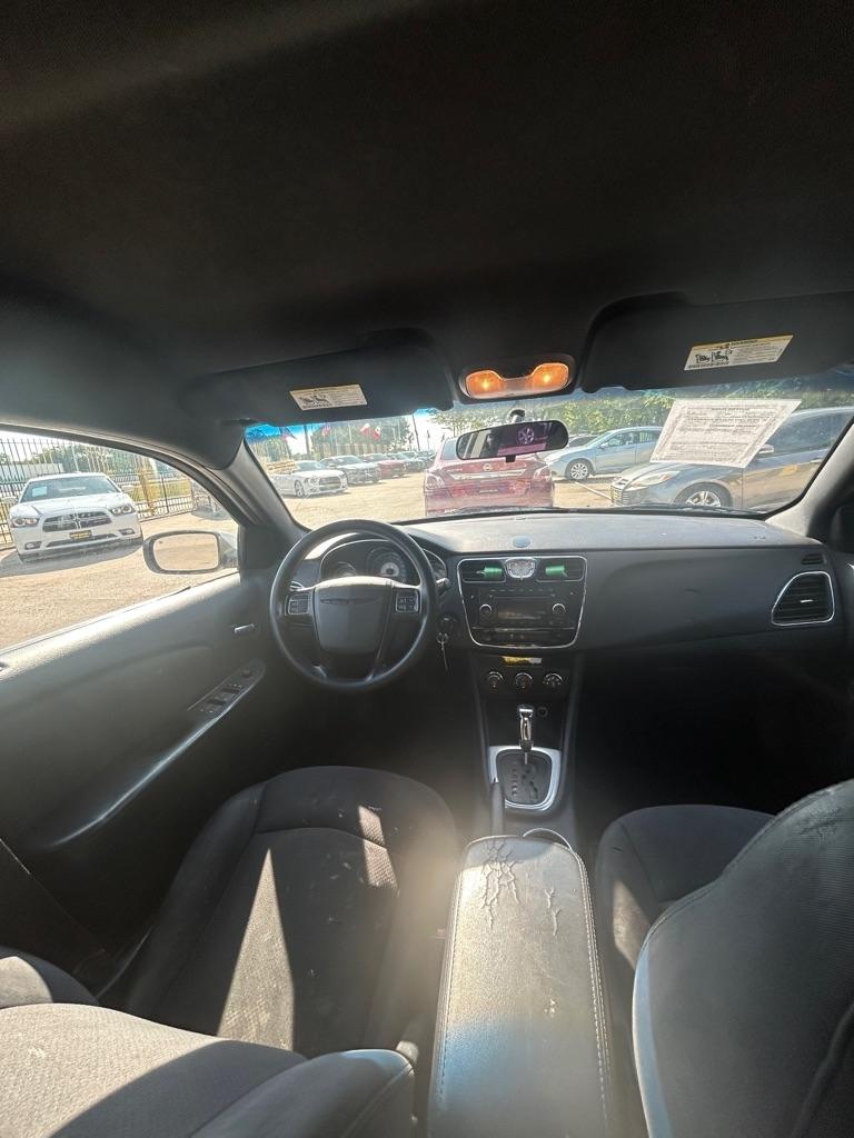 Chrysler 200  2014