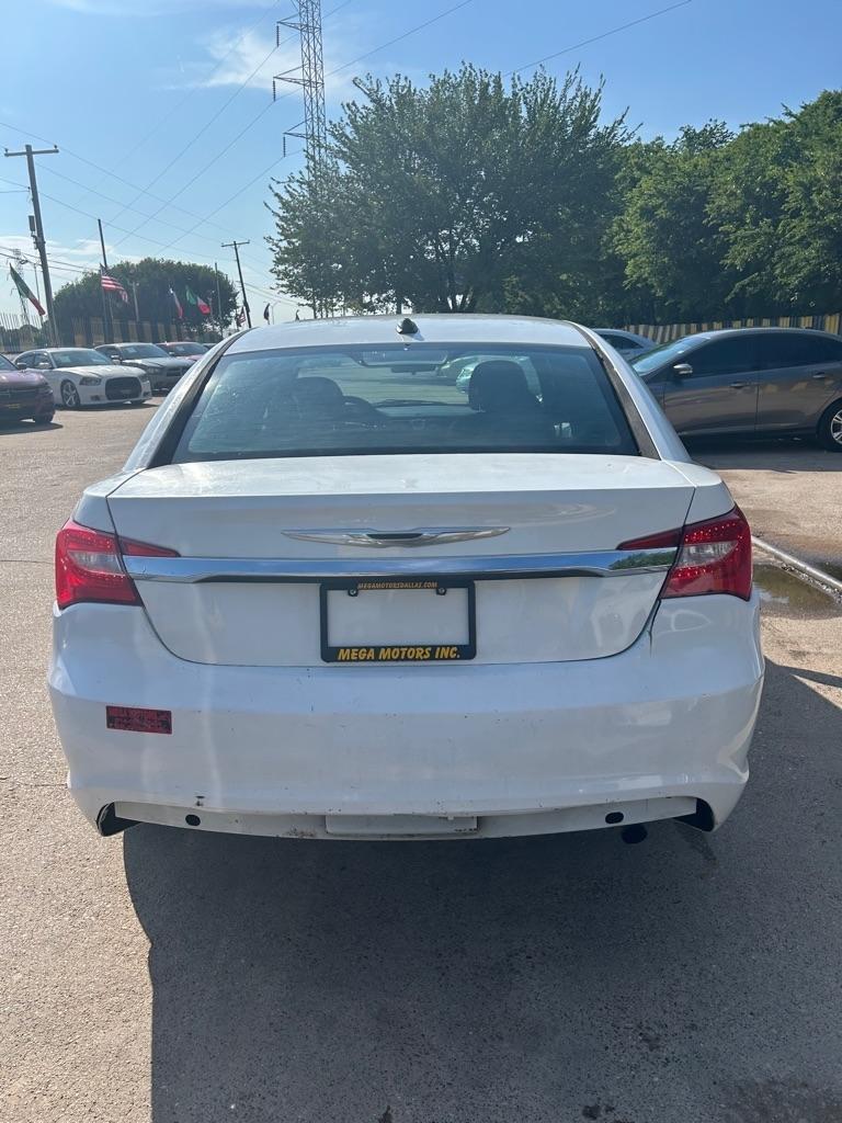 Chrysler 200  2014