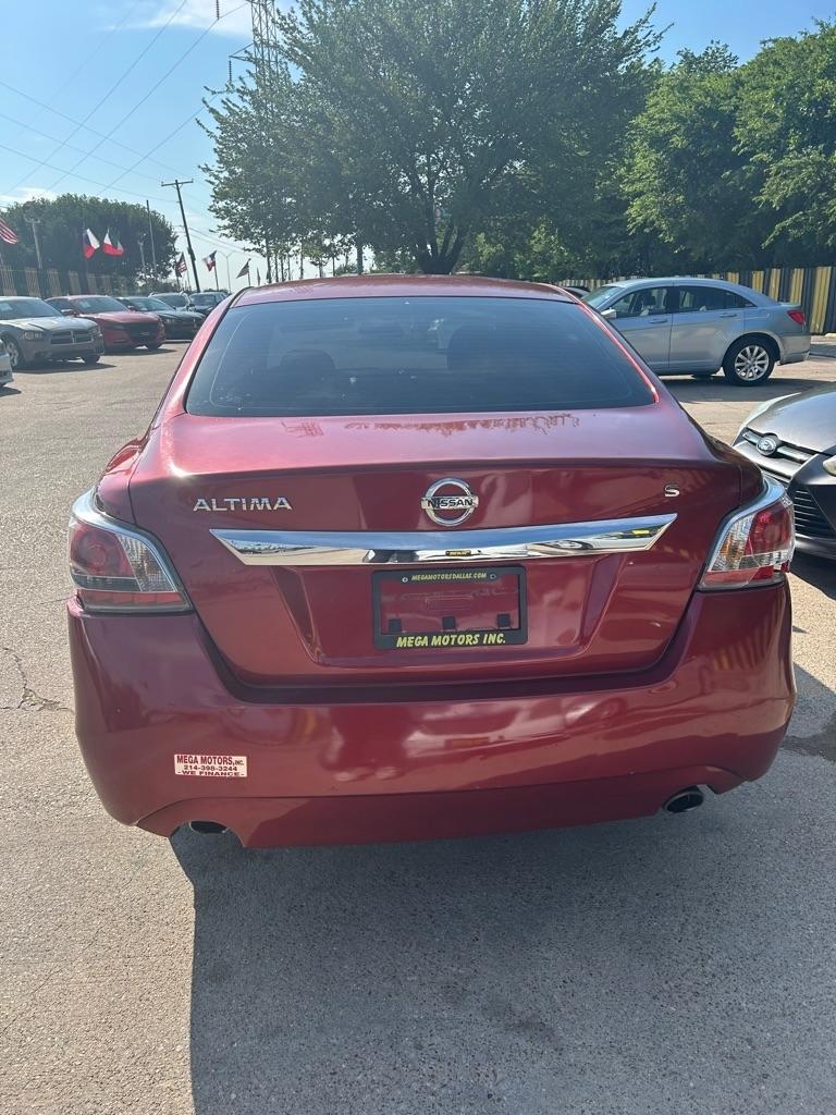 Nissan Altima  2015