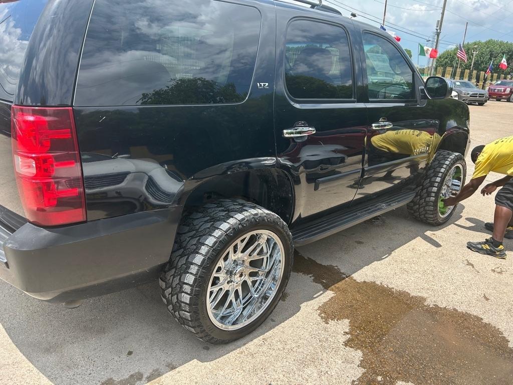 Chevrolet Tahoe  2004