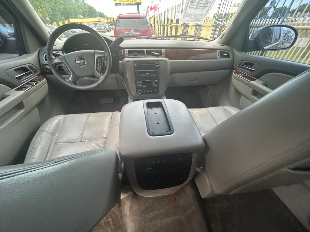 GMC Yukon  2011