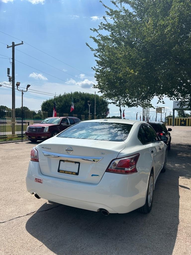 Nissan Altima  2013
