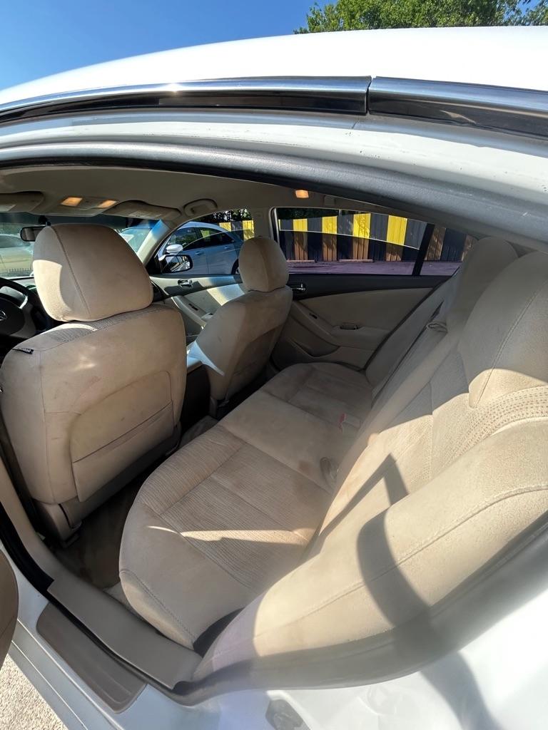 Nissan Altima  2012
