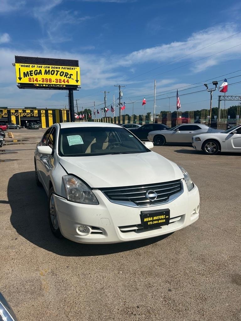 Nissan Altima  2012