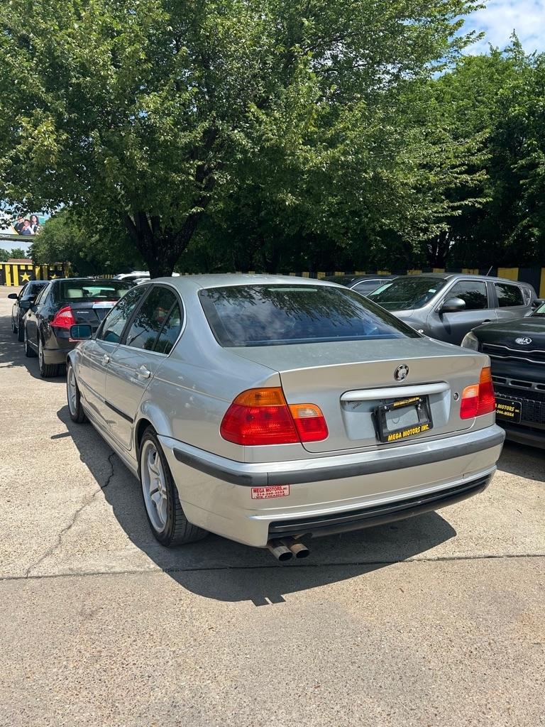 BMW 3-Series  2001