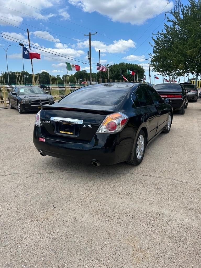 Nissan Altima  2012
