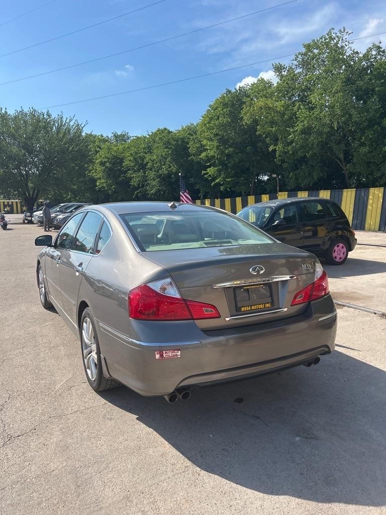 Infiniti M  2009