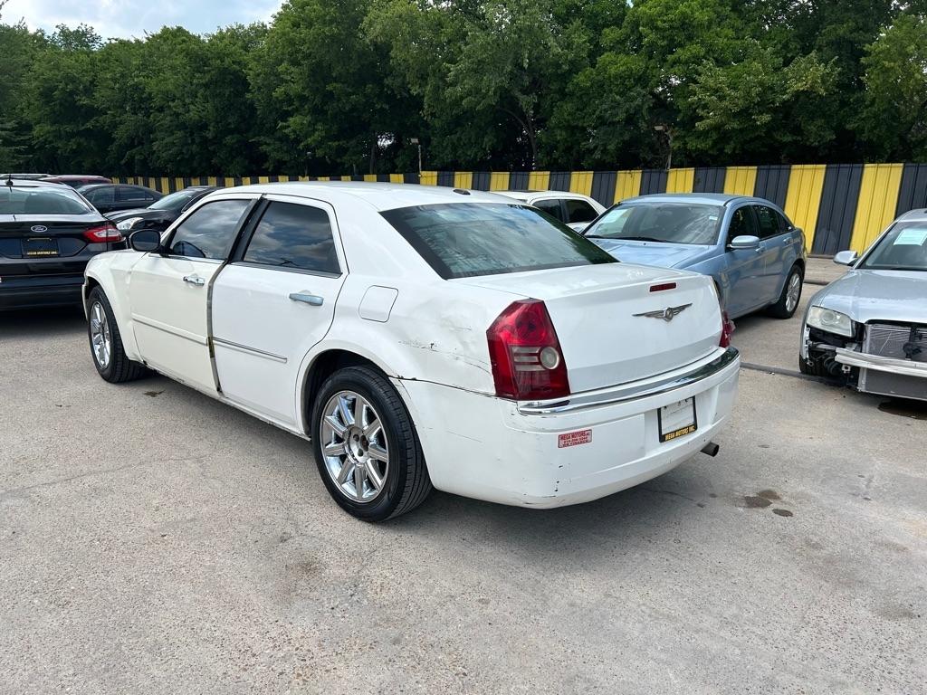Chrysler 300  2010