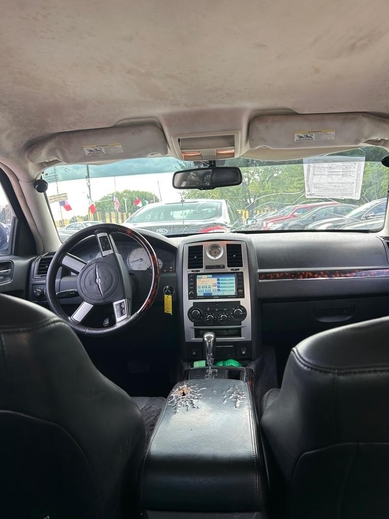 Chrysler 300  2010