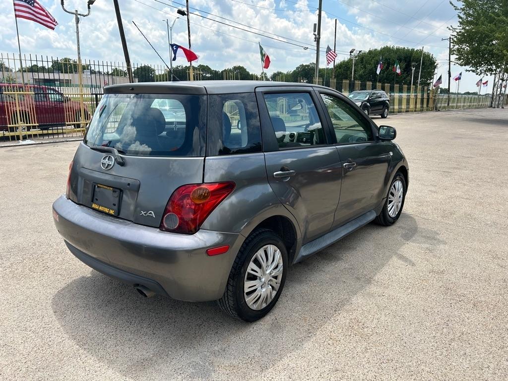 Scion xA  2005