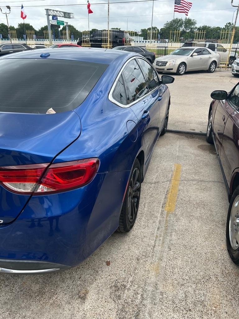 Chrysler 200  2015