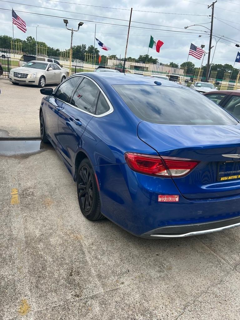 Chrysler 200  2015
