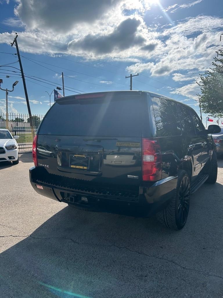 Chevrolet Tahoe  2012