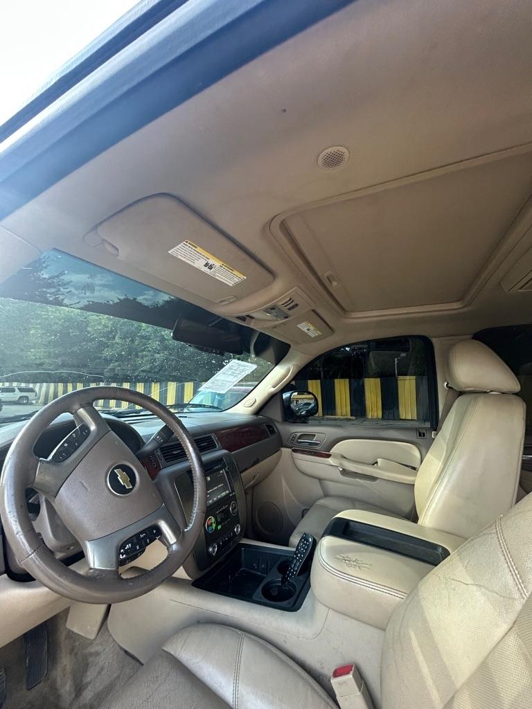 Chevrolet Tahoe  2012