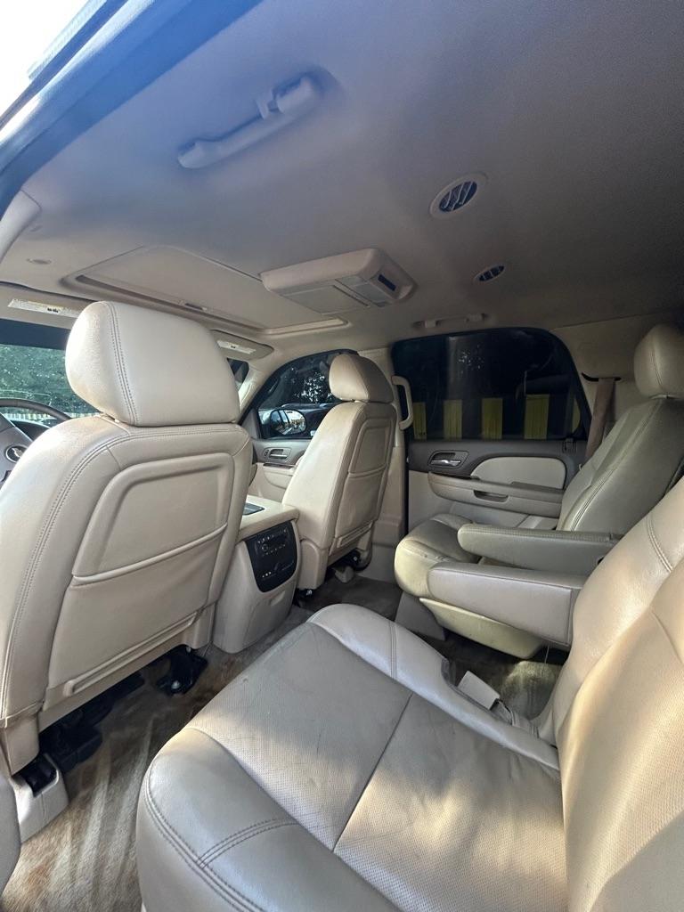 Chevrolet Tahoe  2012