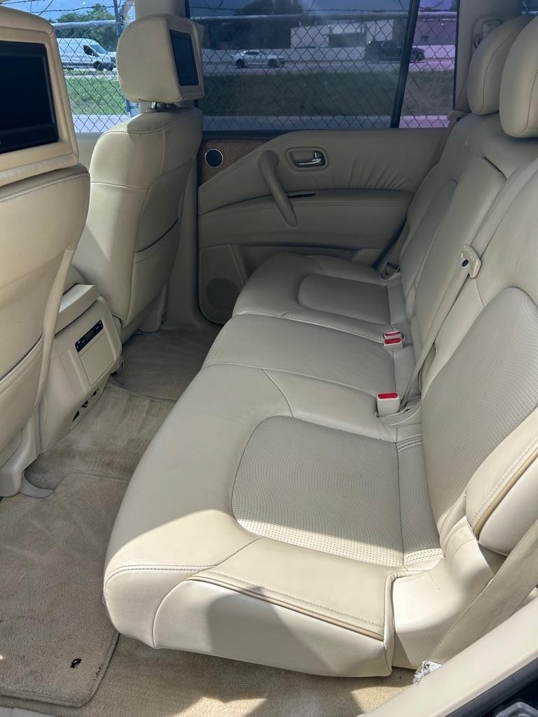 Infiniti QX56  2011