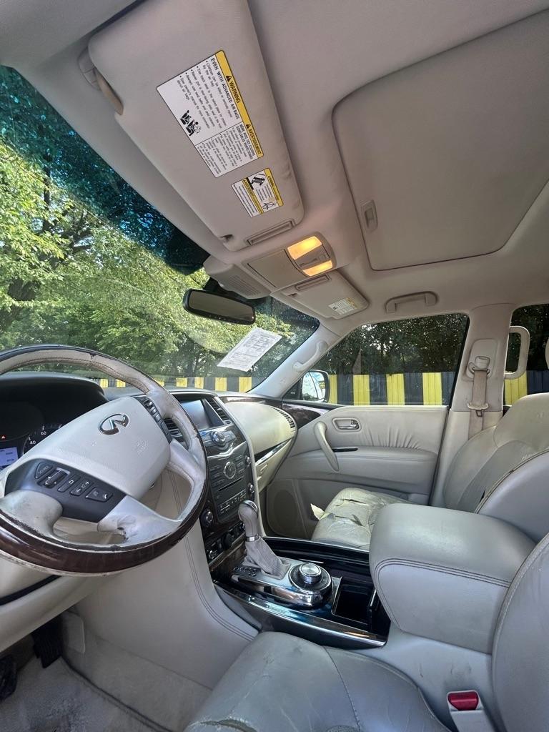 Infiniti QX56  2012