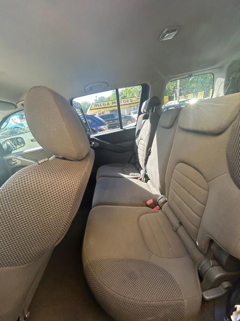 Nissan Pathfinder  2011