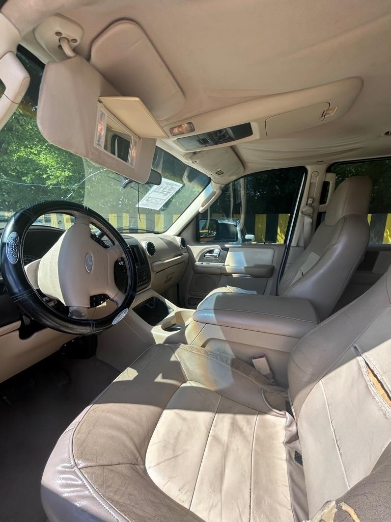 Ford Expedition  2004
