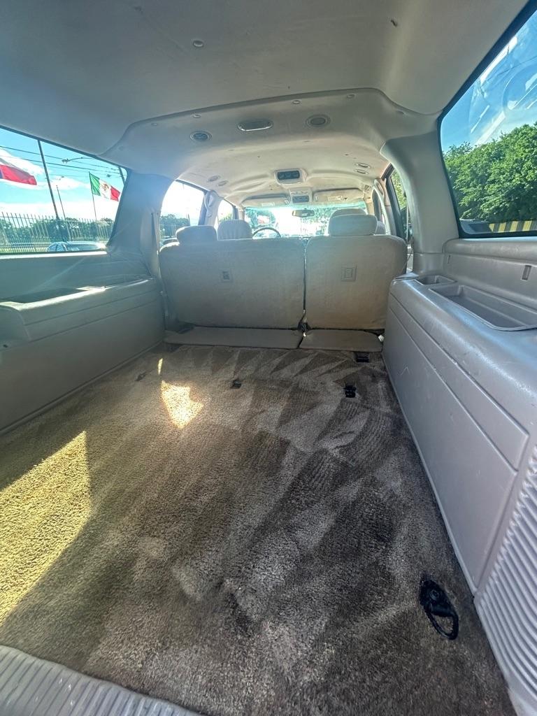 Chevrolet Suburban  2001
