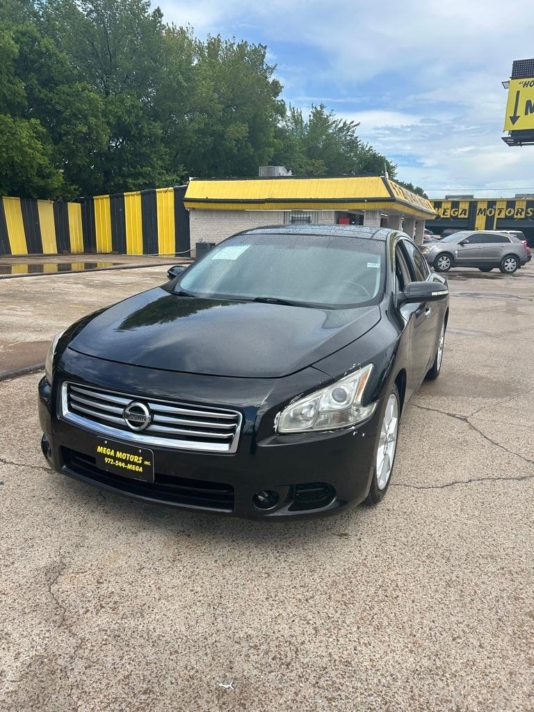Nissan Maxima  2012