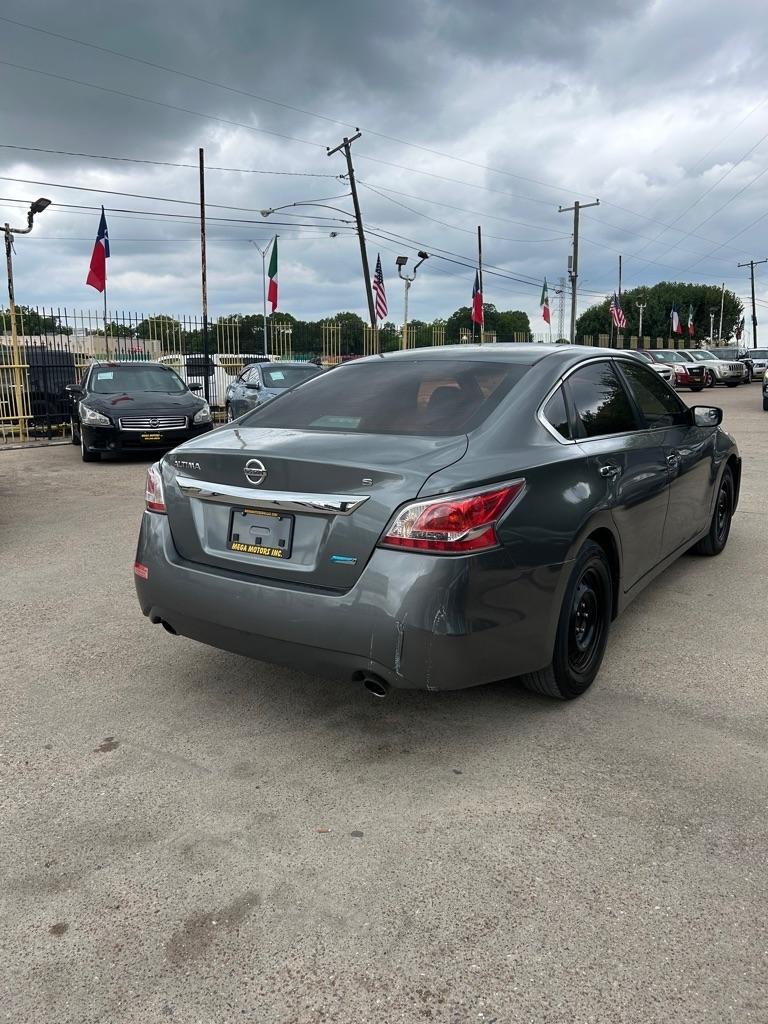 Nissan Altima  2014
