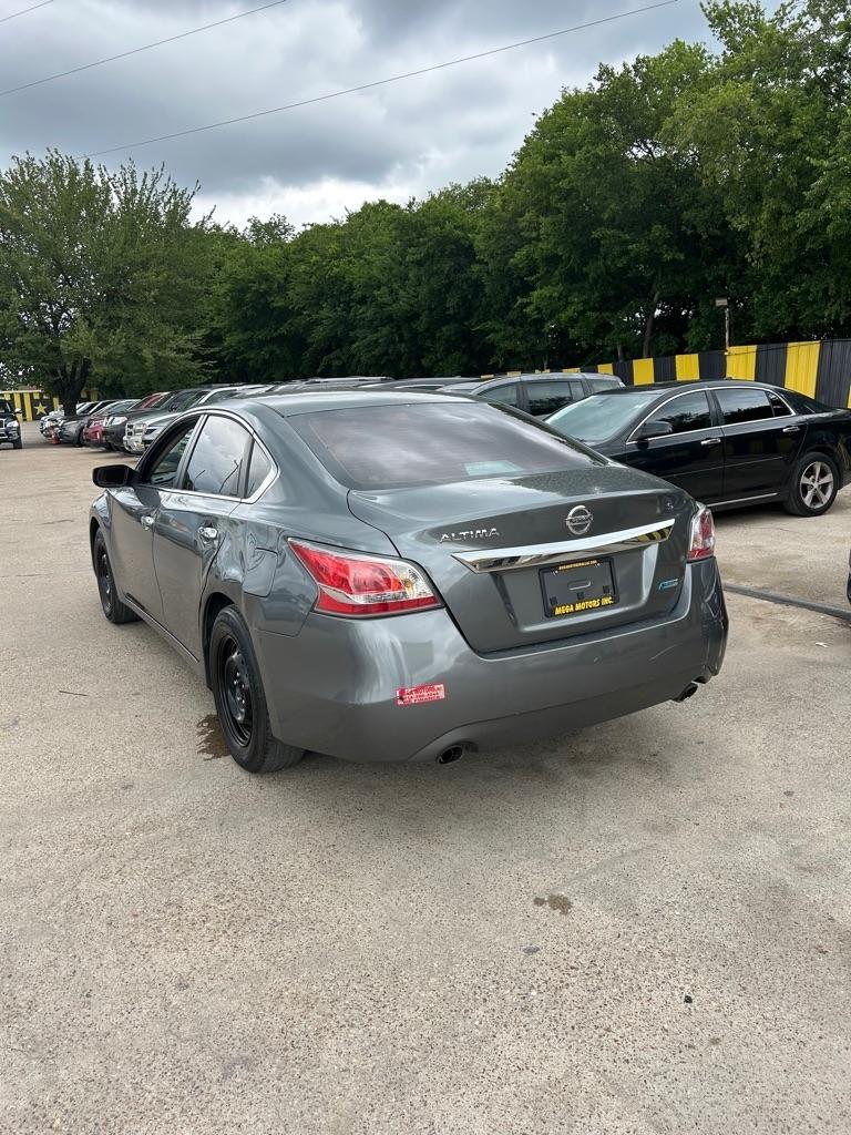 Nissan Altima  2014