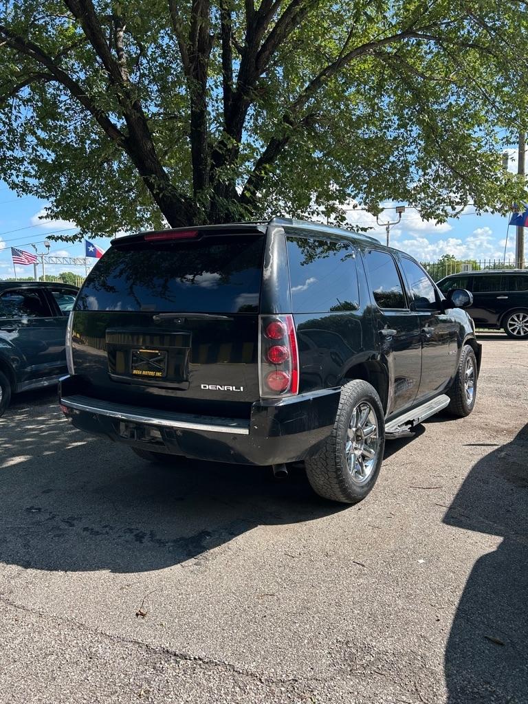 GMC Yukon Denali  2010