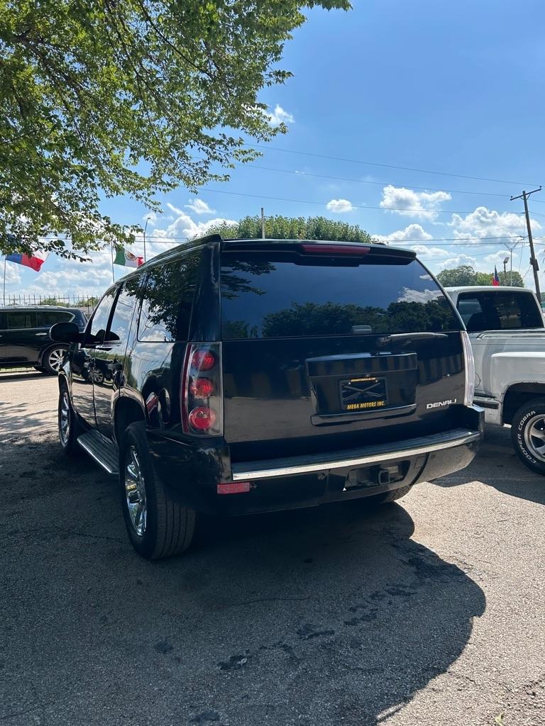 GMC Yukon Denali  2010