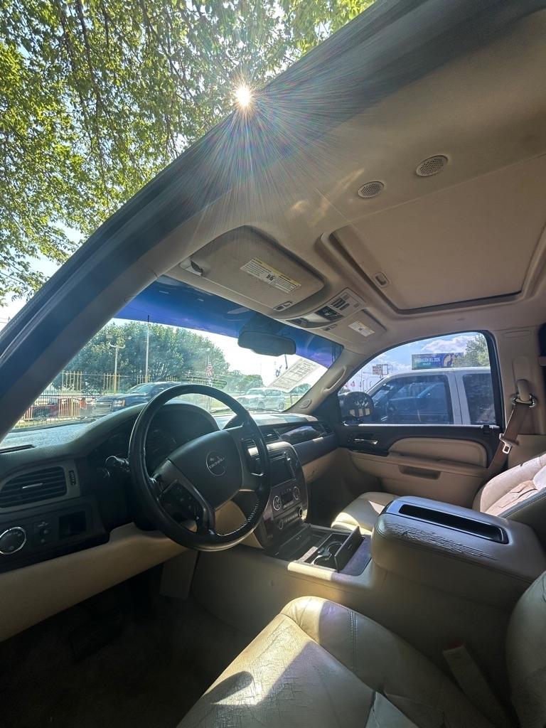 GMC Yukon Denali  2010